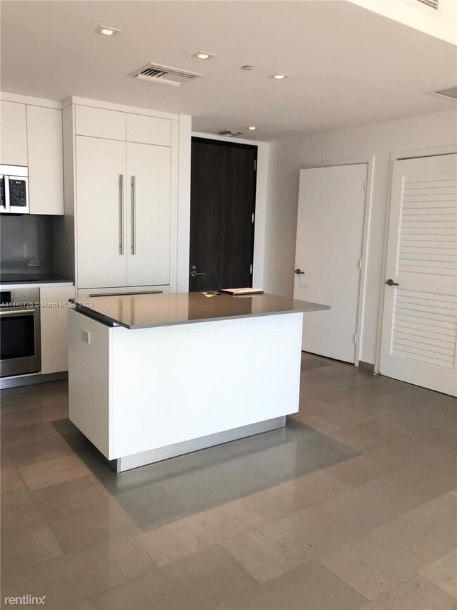 Photo - 2 br, 2 bath Condo - 88 SW 7th St Apt 2305 Unit Apt 2305