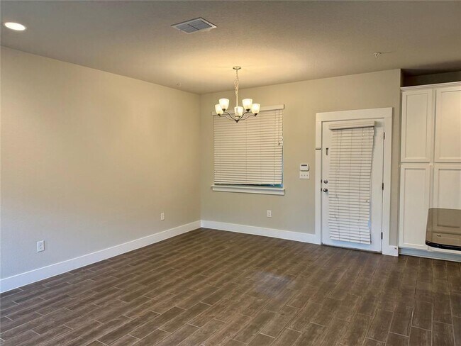 Photo - 7403 Pantherpaw St