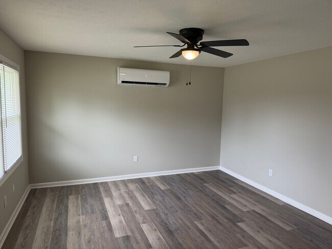 4405 Diddle Dr Unit 4405 Diddle Dr. Apt B