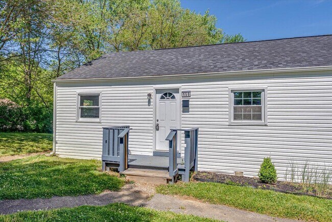 Photo - 158 Hamilton Cir