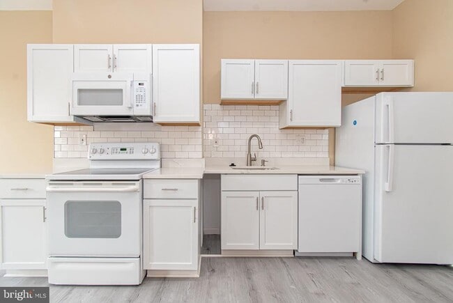 Building Photo - 2027 McCulloh St Rental
