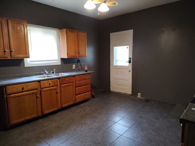 Photo - 6034 Hillman Ave