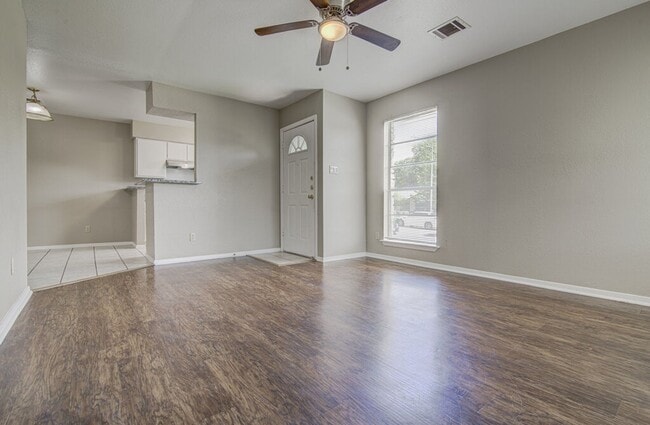Photo - 819 Sirocco Dr Unit -A