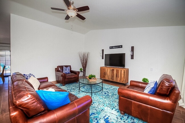 Photo - Beautiful 3-bedroom, 2-bath home in Yuma E...
