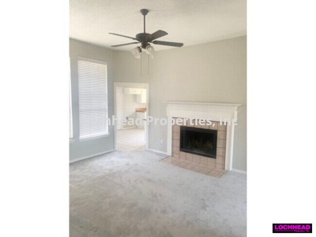 Photo - ******3 BEDROOM HOME LOCATED IN THE SPRING...