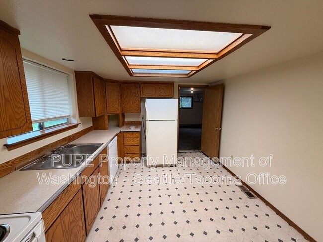 Photo - 9017 Wildwood Ave SW