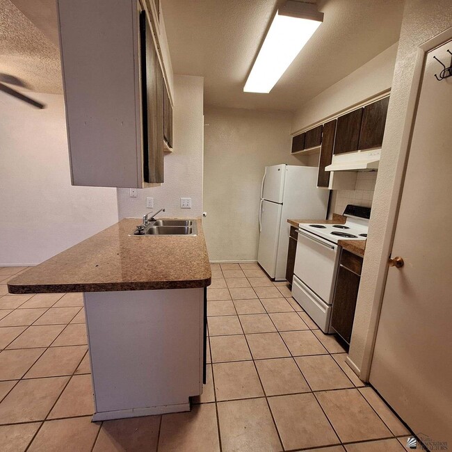 Photo - 1234 W 20th Pl Condo