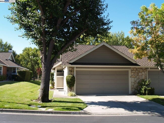 Building Photo - 647 Doral Dr Rental