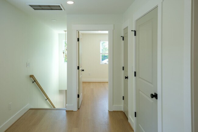Photo - 207 S Calhoun St