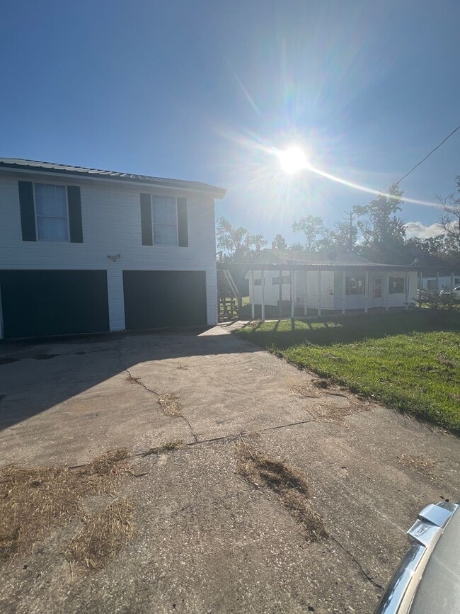 Photo - 2 bedroom home for lease with garage and a...