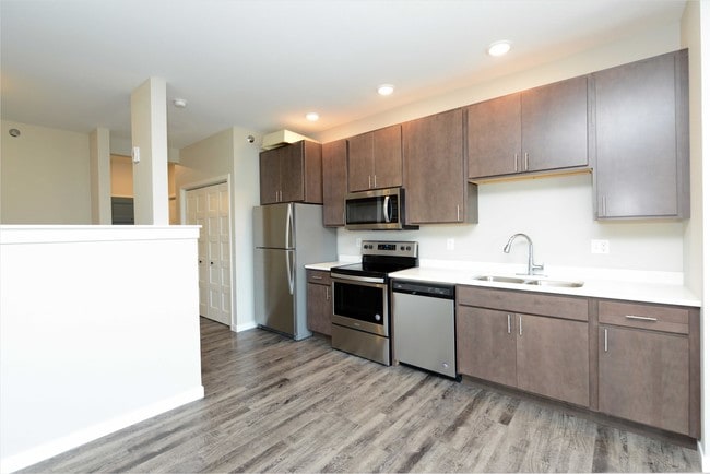 Photo - 914-15t 15th St N