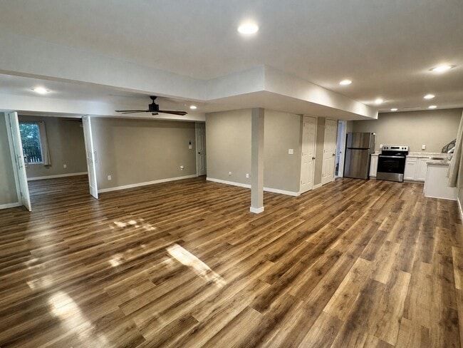 Building Photo - 1355 E 100th Ln Unit B