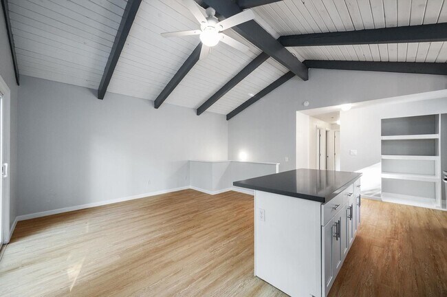 Photo - 136 Windward Dr