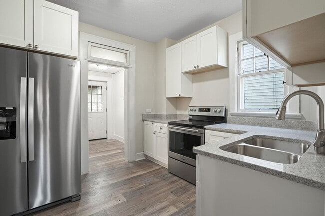 Photo - 3 BED 2 FULL BATH W/ OFFICE - AVAILABLE JU...