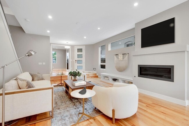 Photo - 3791 Meade St