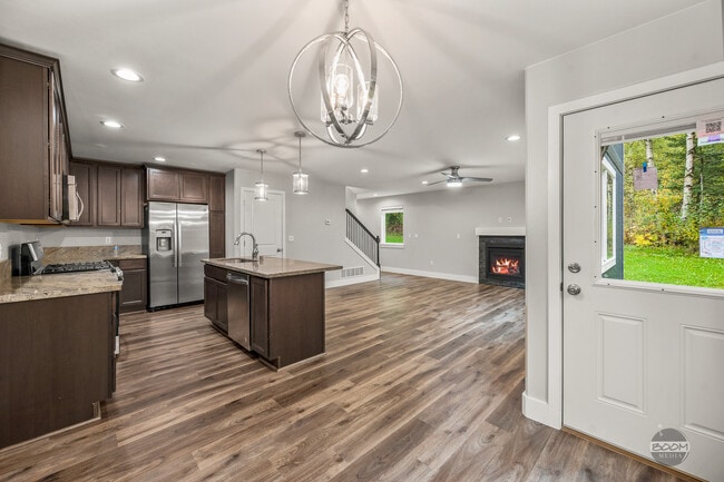 Building Photo - 1501 N Sunny Hill Cir Unit 2