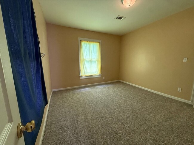 Photo - 908 Darlington Way SW