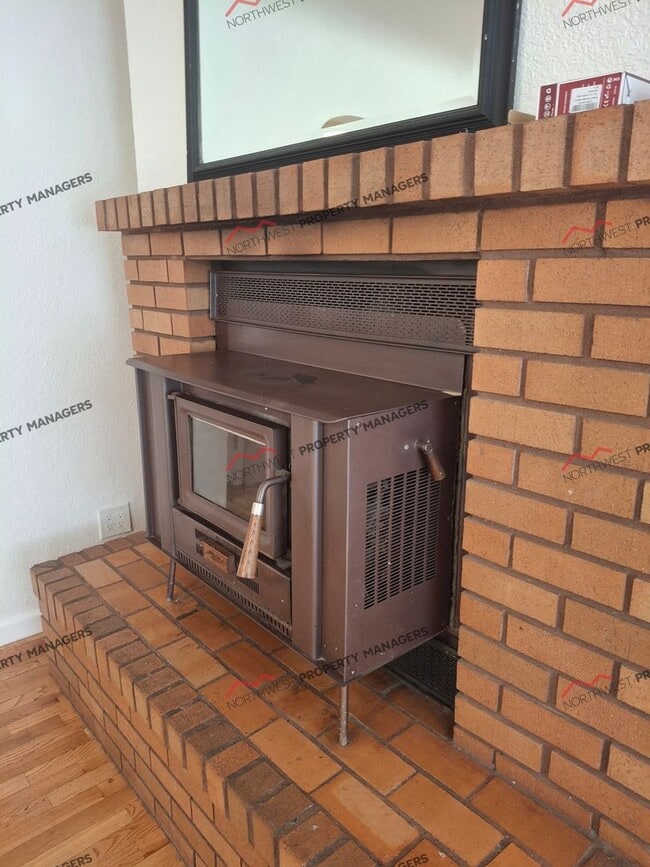 Photo - STATUS: *RENTED*  | R286 | $1495