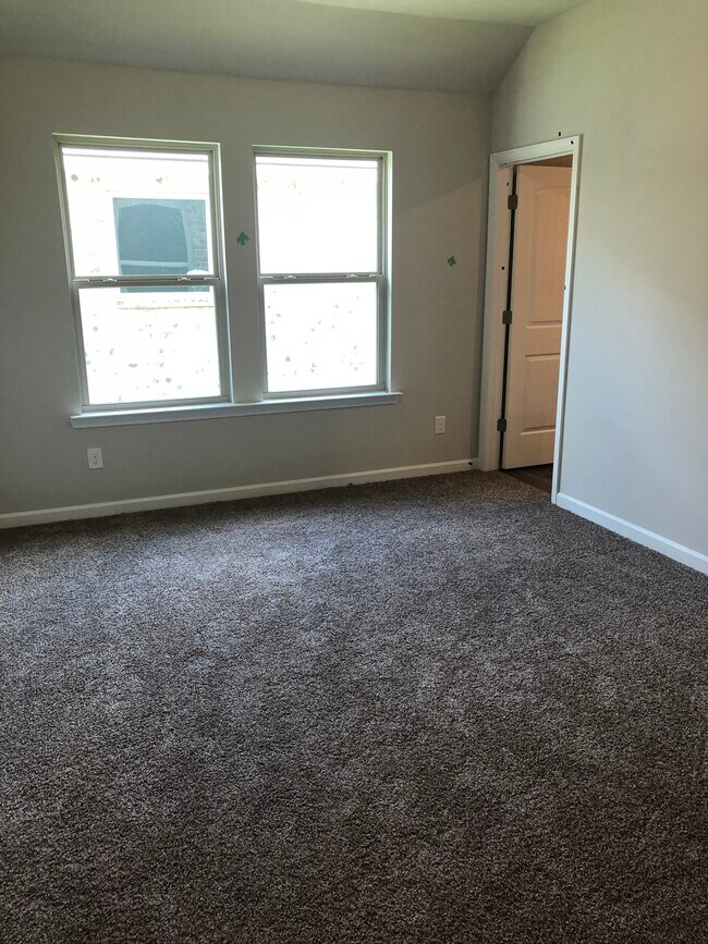 Photo - 28384 Longfellow Ln