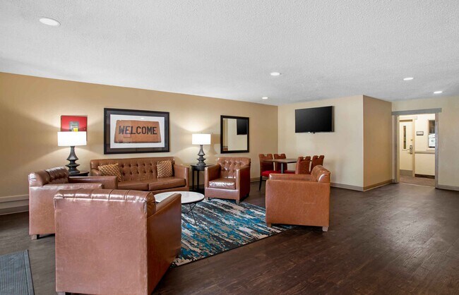 Furnished Studio-Houston Northwest - Hwy. 290 Hollister