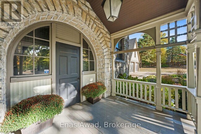Photo - 161 Union St N