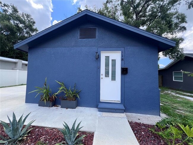 Building Photo - 118 W Sligh Ave Rental