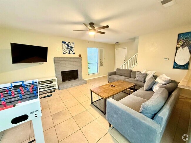 Building Photo - 13307 Saddlebrook Trail Rental
