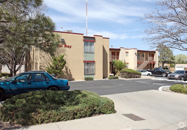 White Oak Apartments