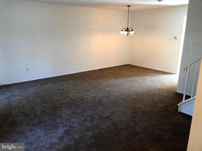 Building Photo - 56 Burgundy Dr Rental