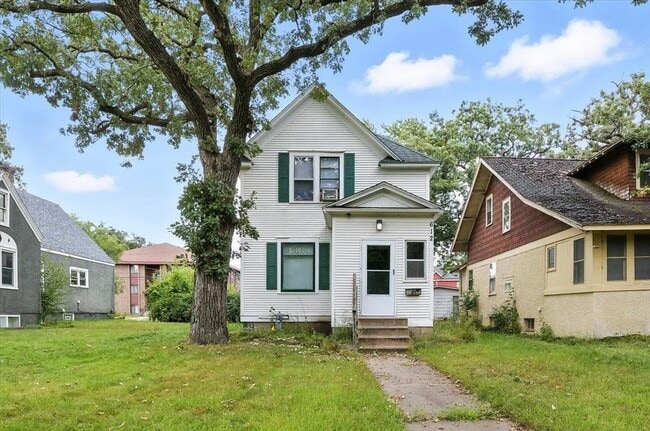 Photo - 612 7th Ave S