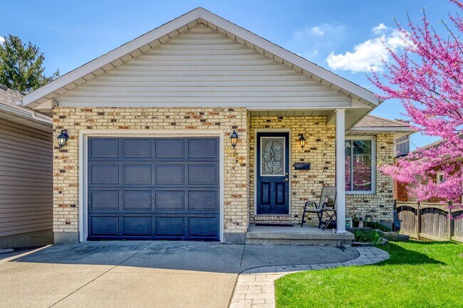 Photo - 663 Grove Ave