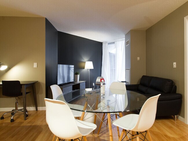 Building Photo - 140 Simcoe St Unit SI ID1222987P