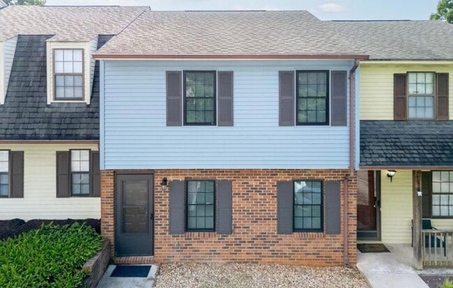 Building Photo - 3 Bedroom || 2.5 Bathroom - Townhome