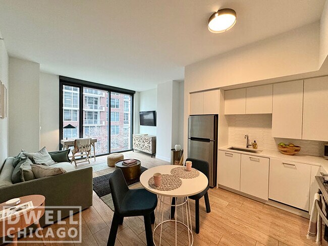 845 W Madison St Unit ST