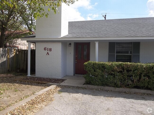 Building Photo - 618 Mill St Rental