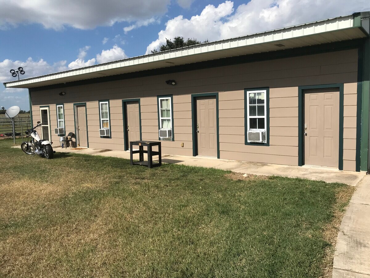 Photo - 7223 Neiman Rd Unidad Cabin Room