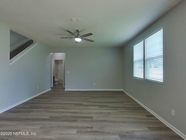 Photo - 372 Harley Dr