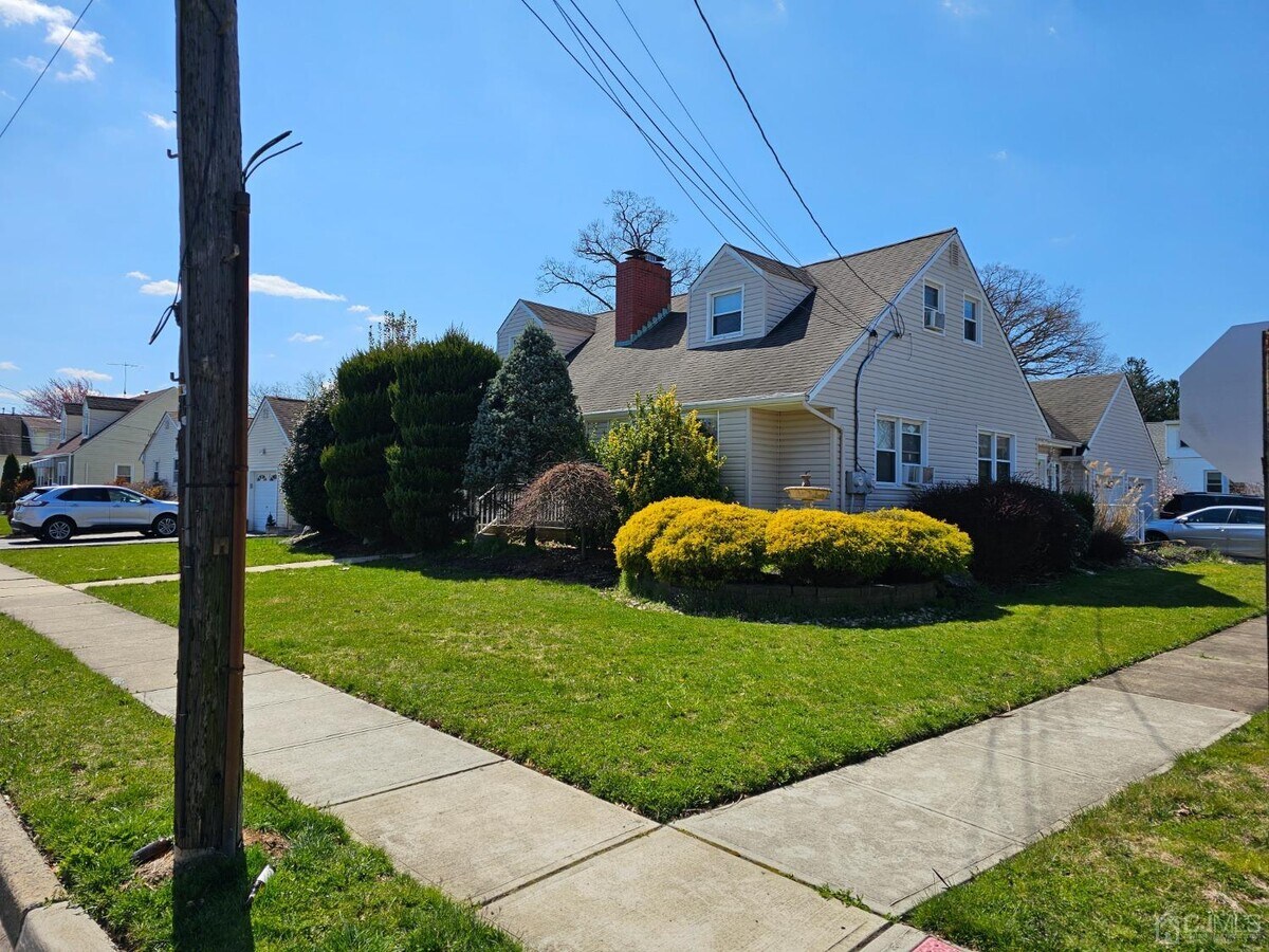 64 Oakland Ave Rental House Rental in Edison, NJ