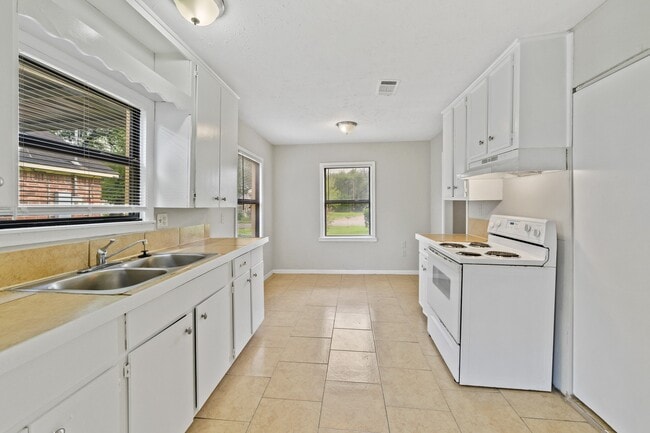 Photo - 1718 Miami Rd