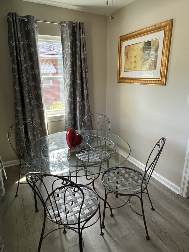 Dining Area - 4208 Saint Francis Ave