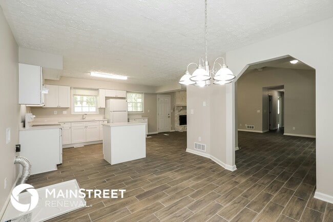 Photo - 1947 Valley Woods Dr