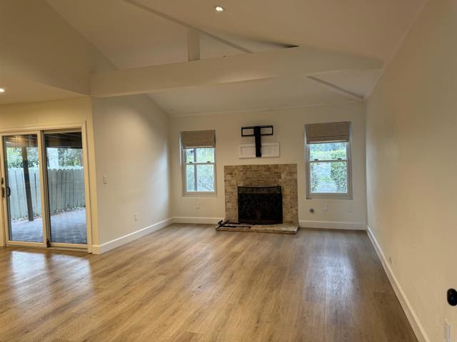 Photo - 2471 Nielsen St