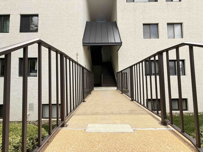 Photo - 613 Oakland Hills Ct Unit 201