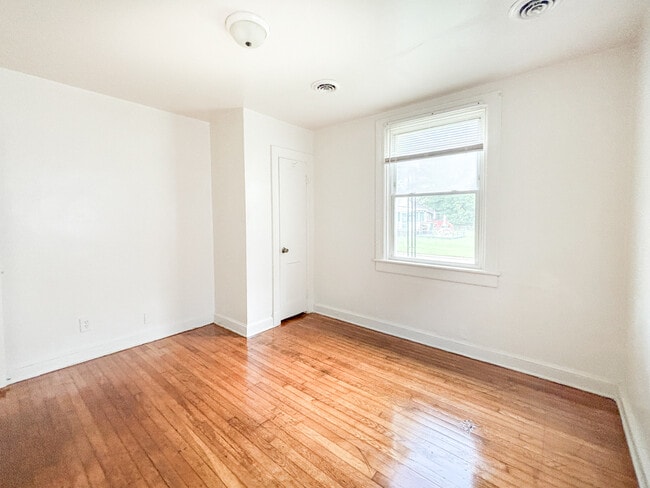Photo - 130 Leavenworth St