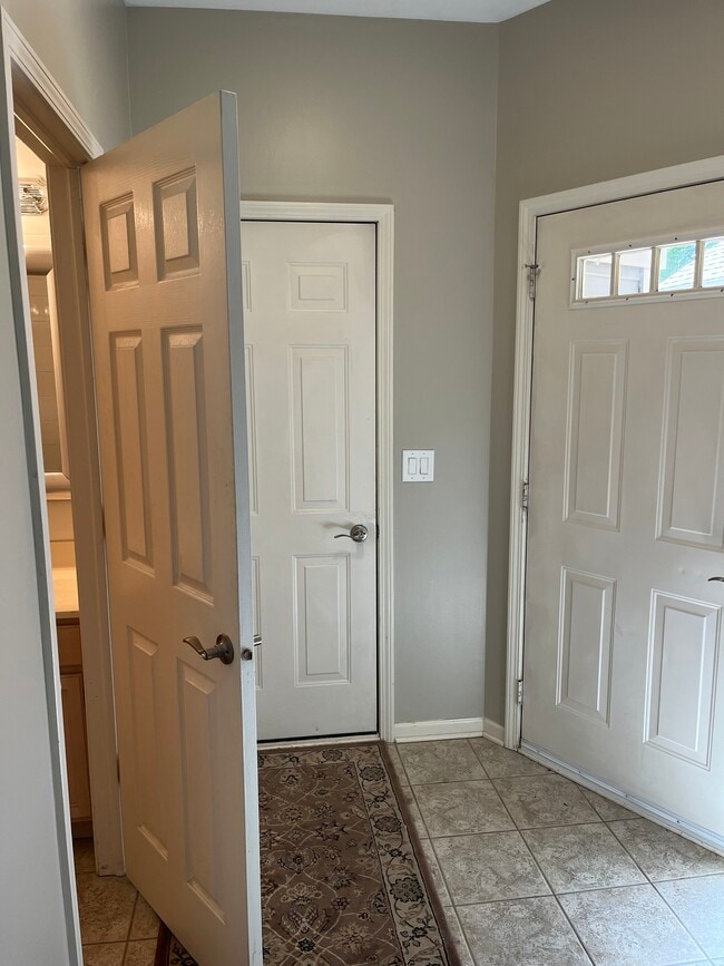 Front Entry - 378 White Oak Ln