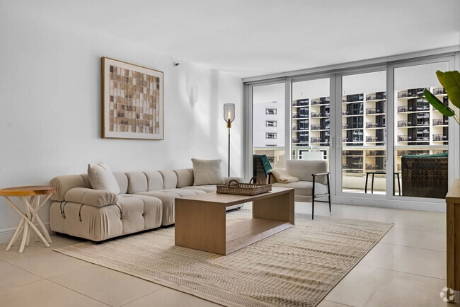 Building Photo - 1717 N Bayshore Dr Rental