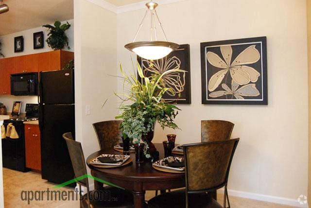 Comedor - Pillars at Great Bridge