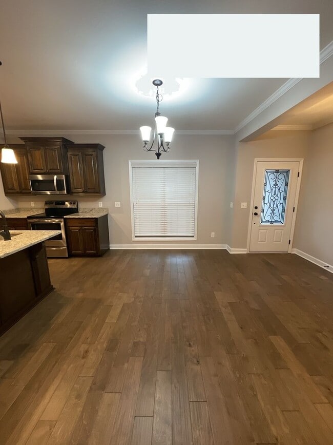 Photo - 605 Valley Stream Dr