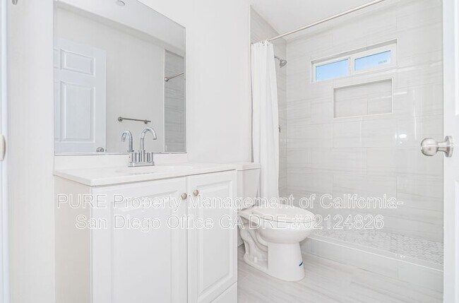 Photo - 138 Demona Pl