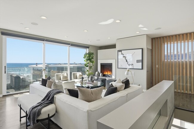 2406 Ocean Dr